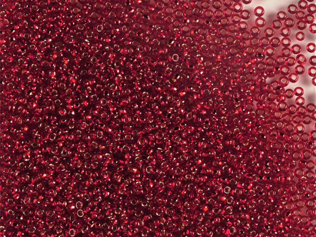Find Røde glasperler, preciosa , silverlined ruby blandt vores store udvalg af  Preciosa Seed Beads hos  Beadhouse of Copenhagen i dag. Husk gratis fragt over 400kr