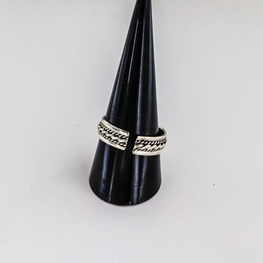 Fingerring, snoet bånd, sterlingsølv Beadhouse of Copenhagen