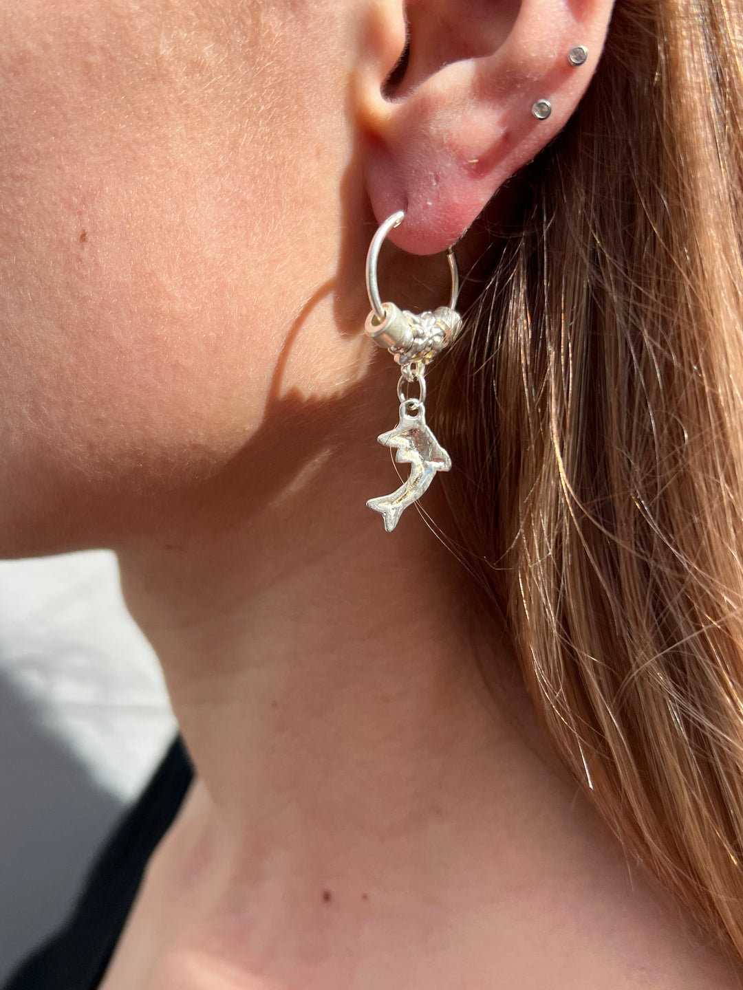 Find Ørering, hoop, m. delfin, sølvperler, sterlingsølv, metal hos  Beadhouse of Copenhagen i dag. Husk gratis fragt over 400kr.
