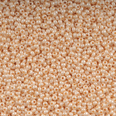 Find Hvide glasperler, preciosa, glossy shell, storkøb blandt vores store udvalg af  Preciosa Seed Beads hos  Beadhouse of Copenhagen i dag. Husk gratis fragt over 400kr