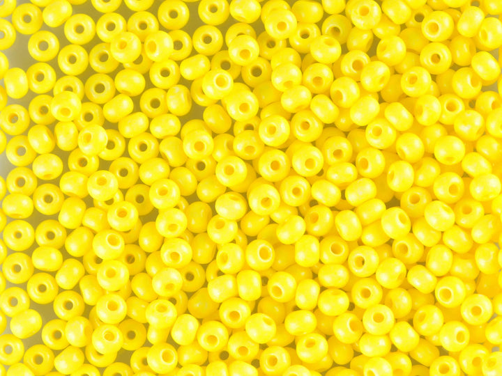 Find Gule glasperler, preciosa, intensive yellow dyed chalkwhite blandt vores store udvalg af  Preciosa Seed Beads hos  Beadhouse of Copenhagen i dag. Husk gratis fragt over 400kr