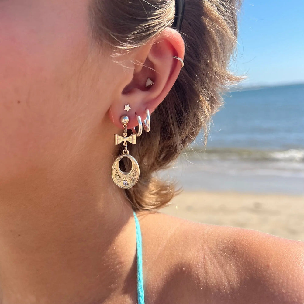 Øreringe, ørestikkere med sløjfe, forsølvet og forgyldt messing Beadhouse of Copenhagen