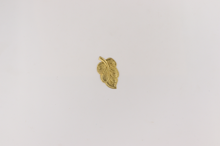 Find Vedhæng, filigran, blad, forgyldt messing, flere størrelser hos  Beadhouse of Copenhagen i dag. Husk gratis fragt over 400kr.