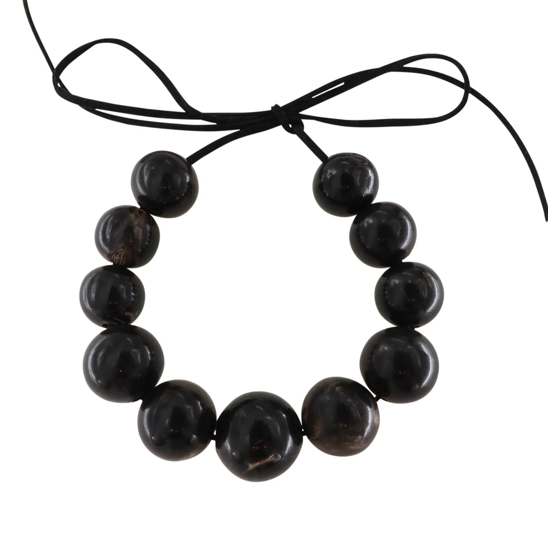 Halskæde, horn perler på ruskindssnor, justerbar BOC