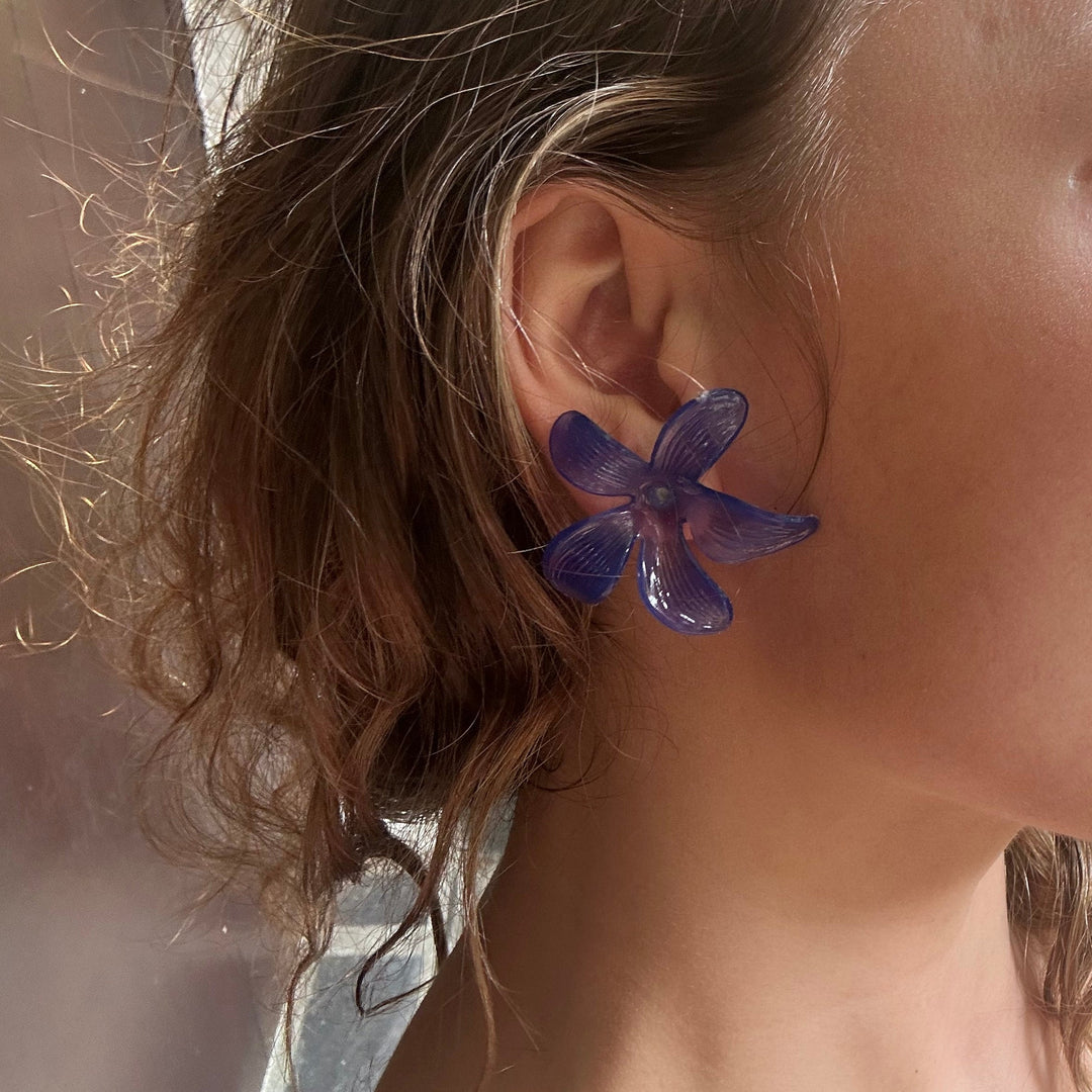 Find Øreringe, blomst, lilje, plastik, flere varianter blandt vores store udvalg af  Øreringe hos  Beadhouse of Copenhagen i dag. Husk gratis fragt over 400kr