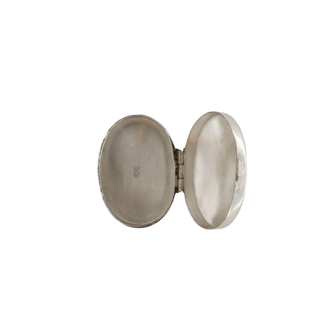 Find Pilleæske, sterlingsølv, oval, 32x21 mm hos  Beadhouse of Copenhagen i dag. Husk gratis fragt over 400kr.