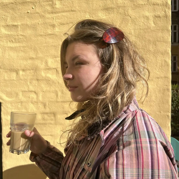 Hårspænde, brun, ovalt, skildpaddeskjold mønster