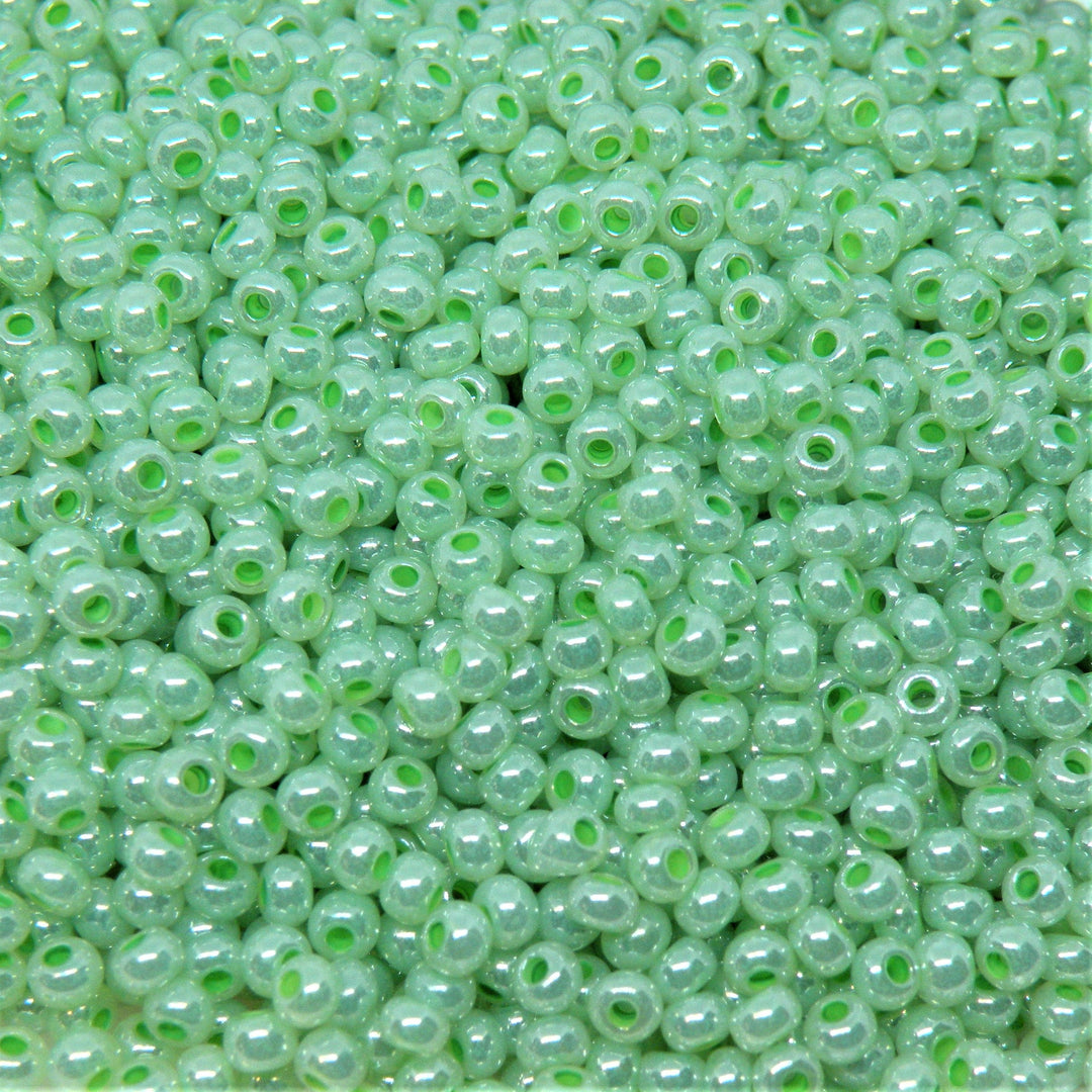 Grønne Glasperler, seed beads, mint green opaque ceylon