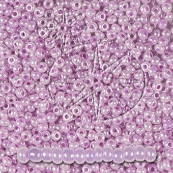 Violet Glasperle. Preciosa Seed Beads. Ceylon violet