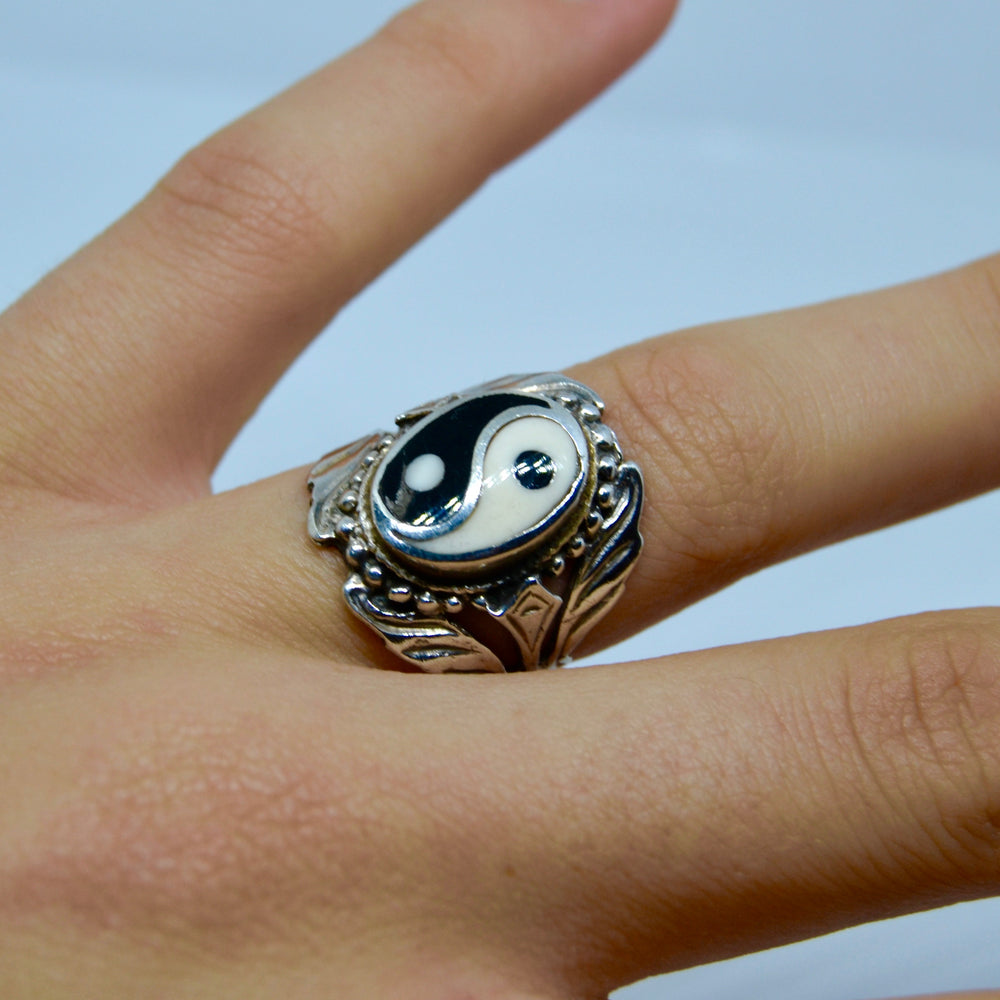 Fingerring i sterlingsølv med yin yang