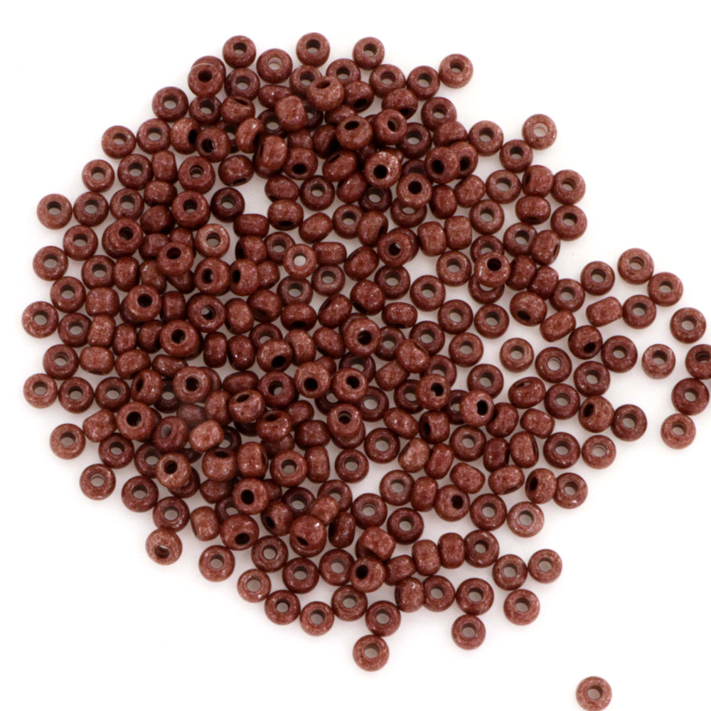 Brune Glasperle, Preciosa seed beads. Dark brown intensive dyed chalkwhite