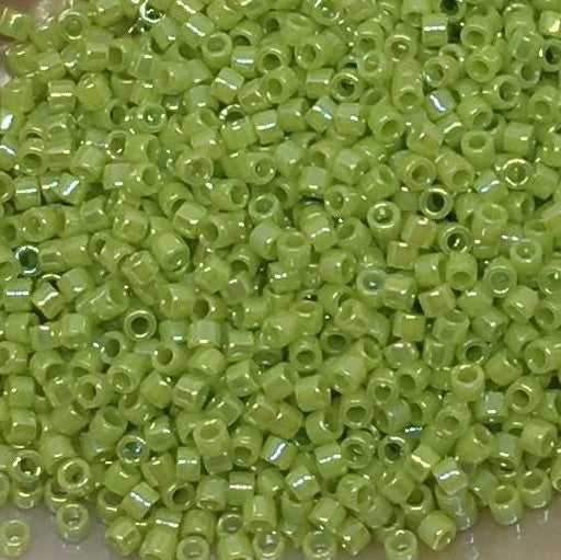 Grønne Glasperler, Delica beads, opaque ab chartreuse grøn