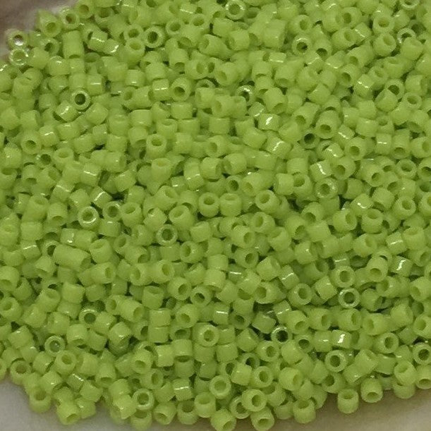Grønne Glasperler, Delica beads, opaque chartreuse grøn