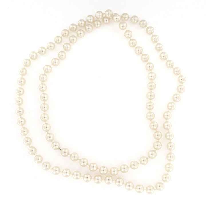 Halskæde i off white plast perle. PPK010. 90 cm. 8mm