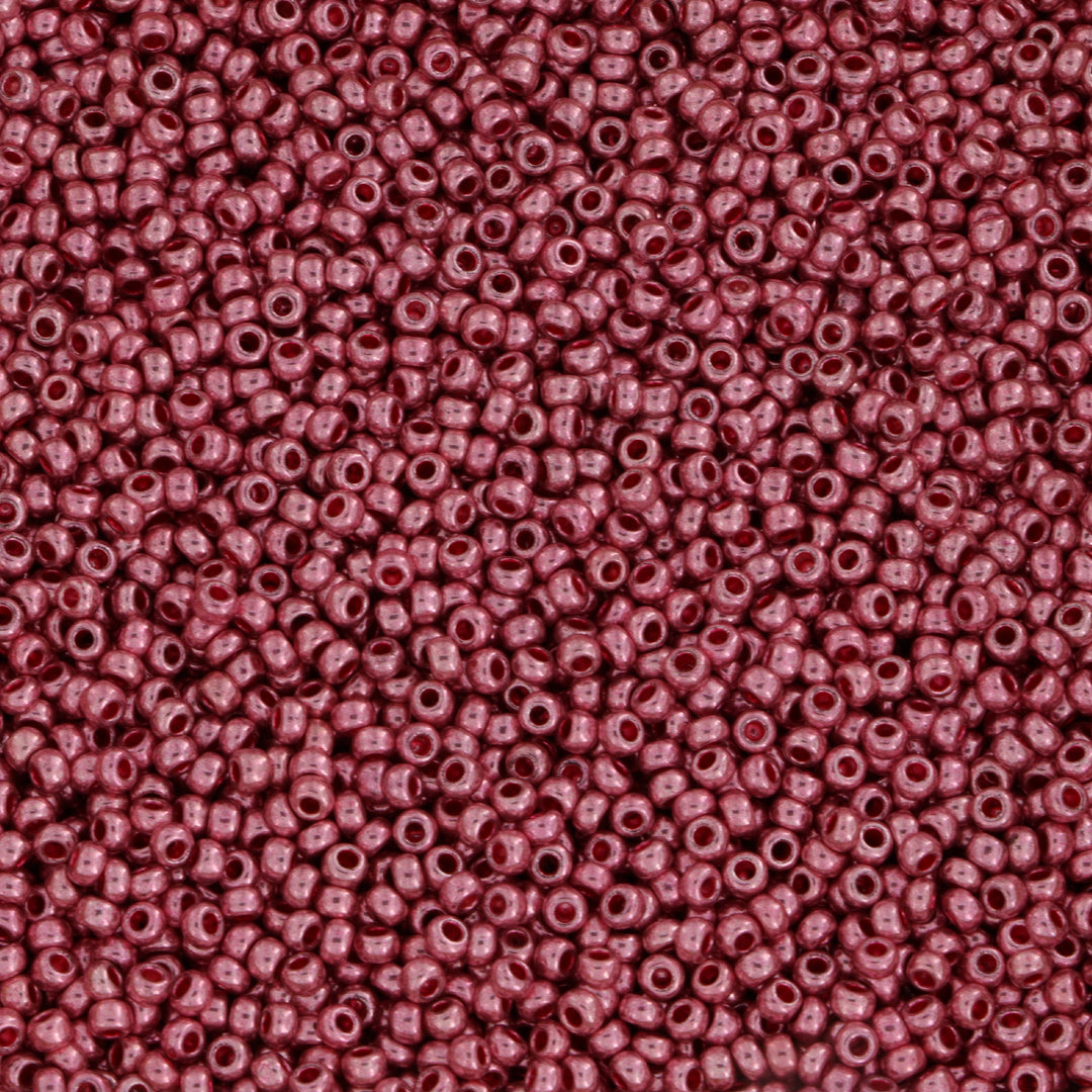 Pink Glasperle. Preciosa Seed Beads. Pink Metallic