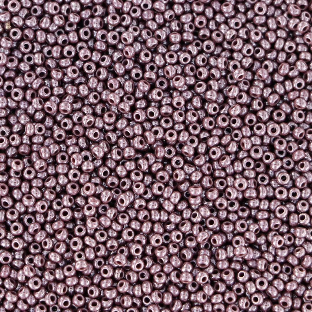 Lilla Glasperle. Preciosa Seed Beads. Dark Violet Sfinx