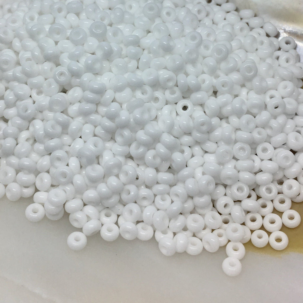 Hvide glasperler, seed beads, opaque chalkwhite